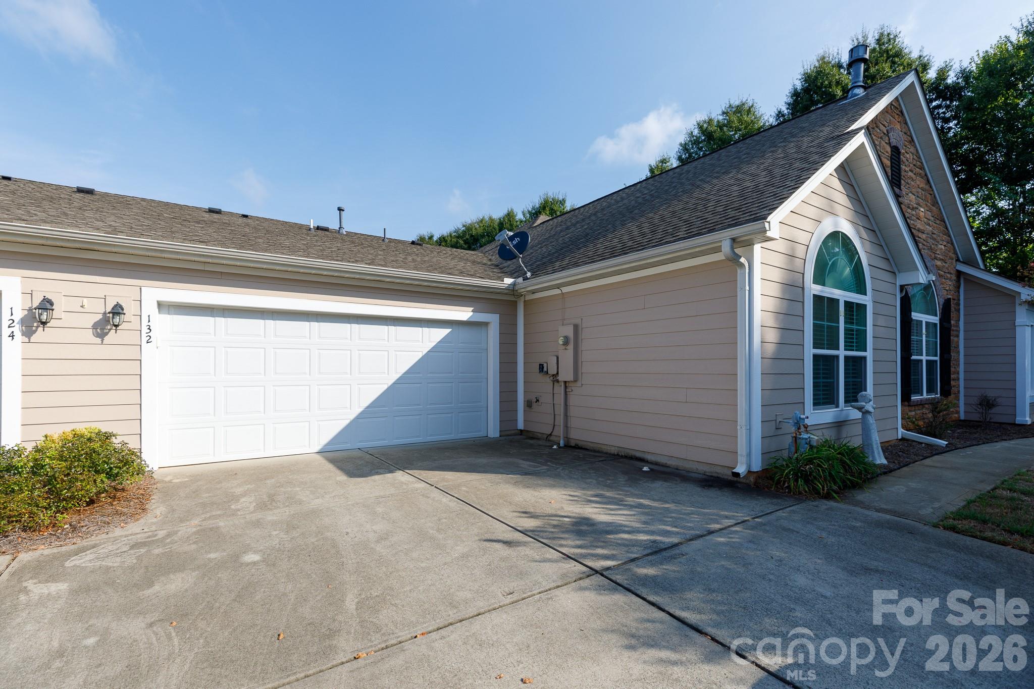 Condominium at 132 Lone Oak Circle, Rock Hill, photo 2 of 46
