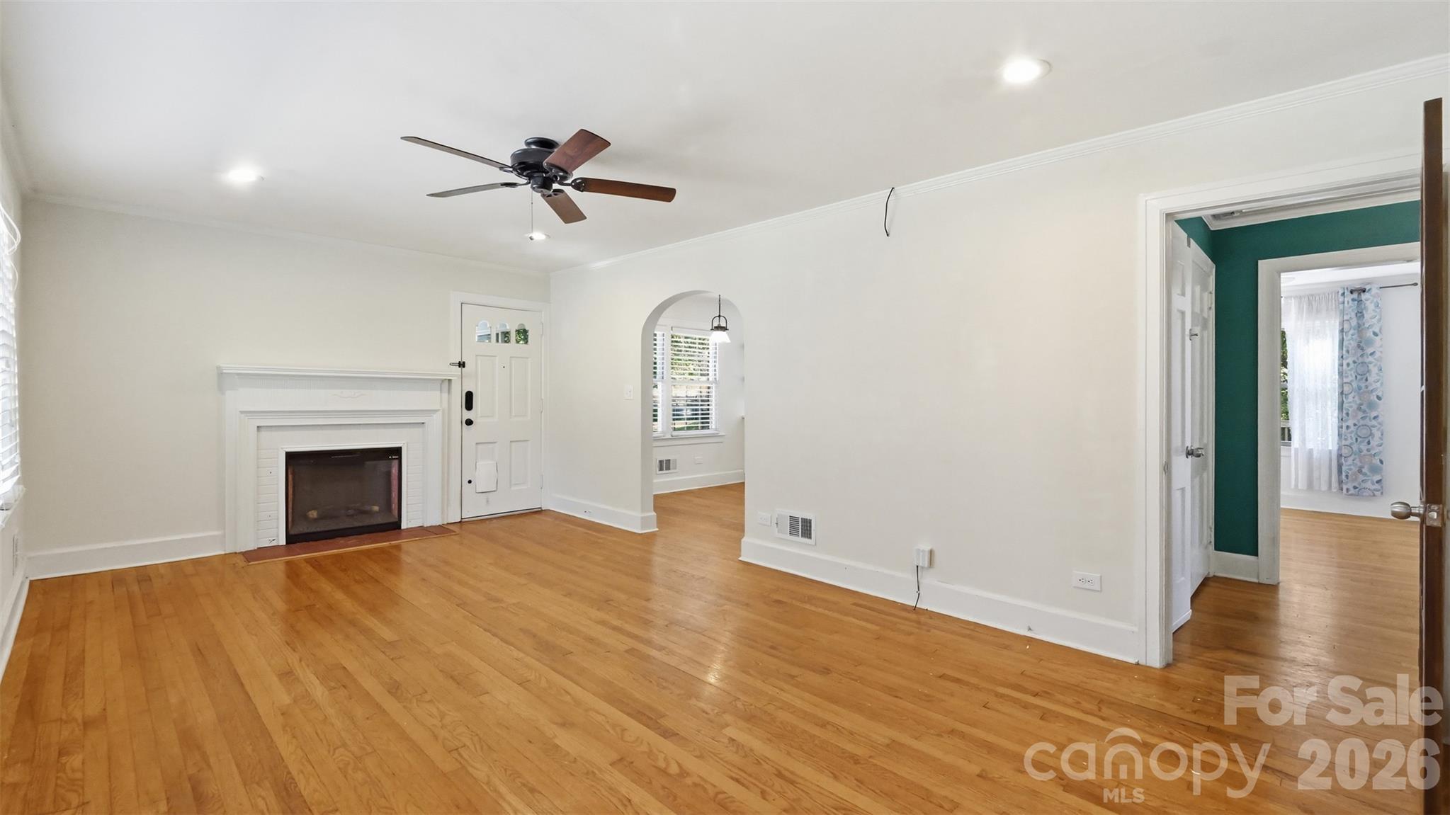 Single Family Residence at 1004 S South Street, Gastonia, photo 10 of 36