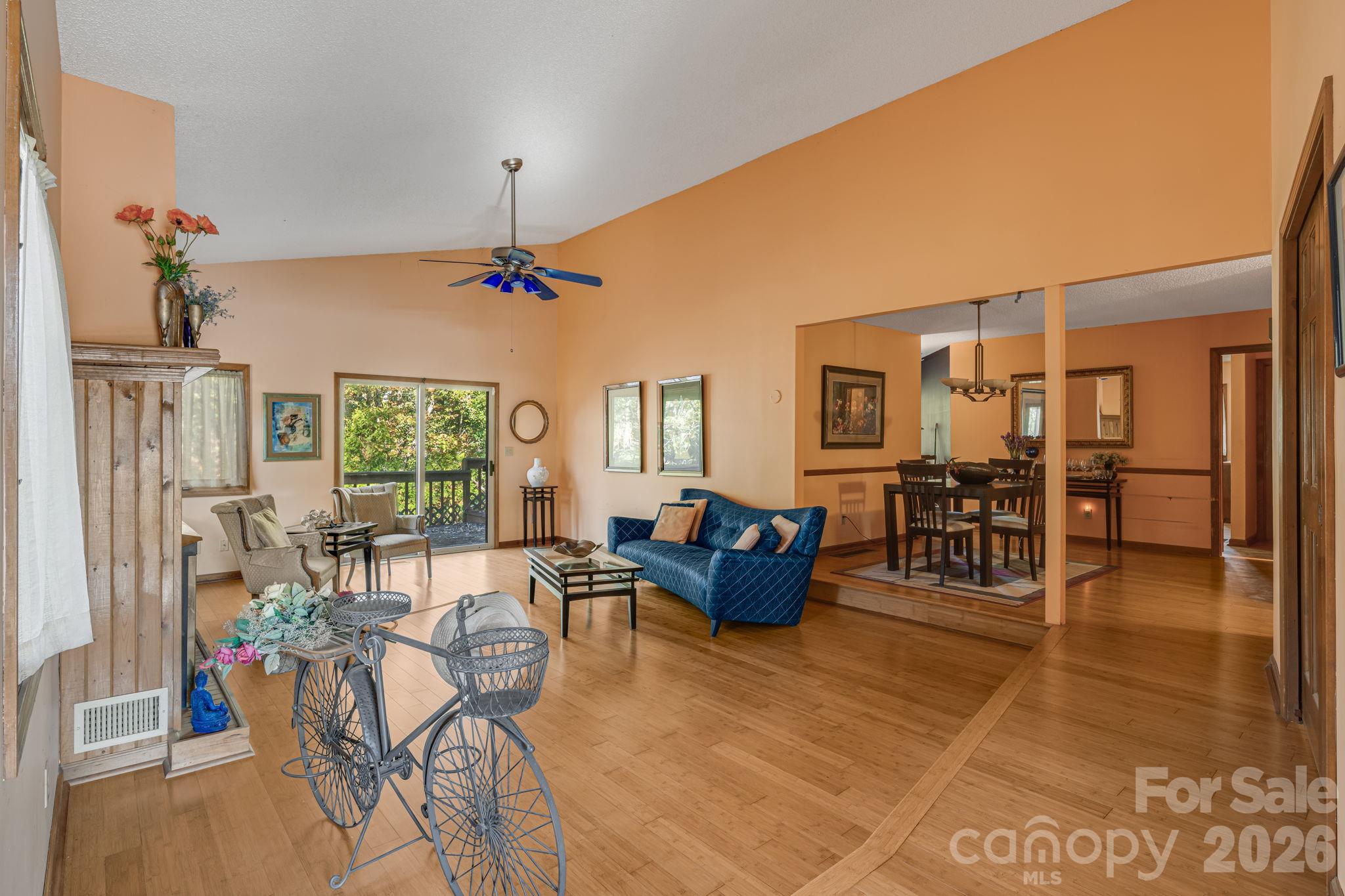 Single Family Residence at 8 Zachary Ridge Road, Asheville, photo 5 of 25