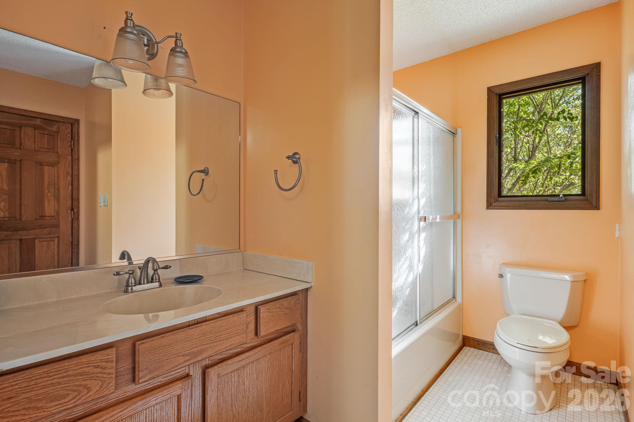 Single Family Residence at 8 Zachary Ridge Road, Asheville, photo 16 of 25