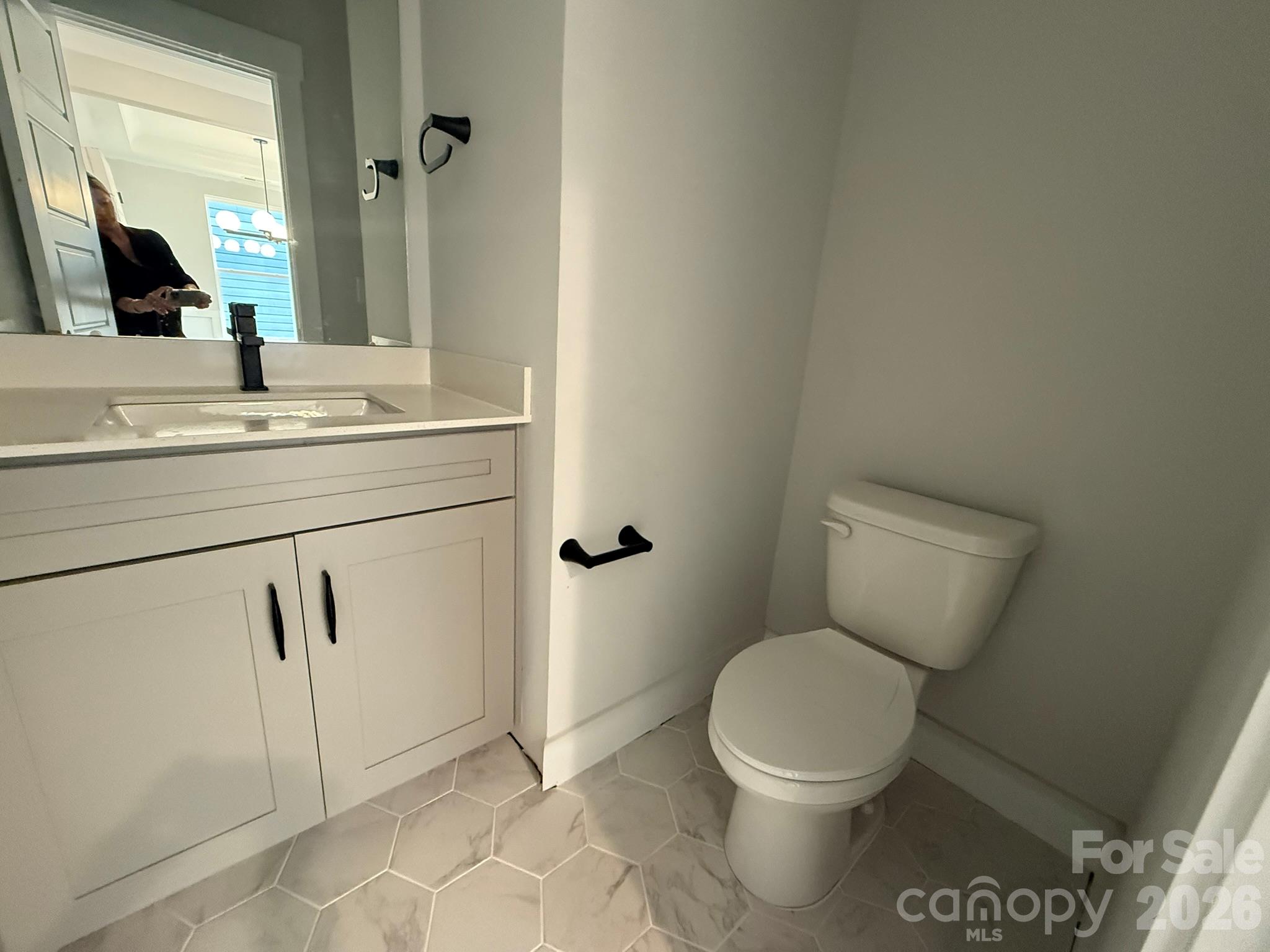 Powder Bath - 2223 Caravan Lane, Stanley