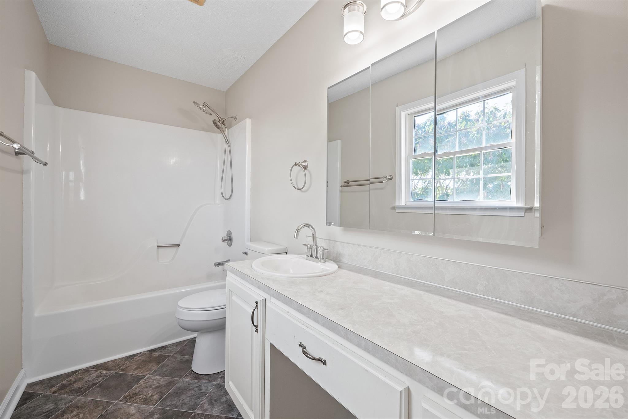 Primary bath - 1061 Isenhour Court, Maiden