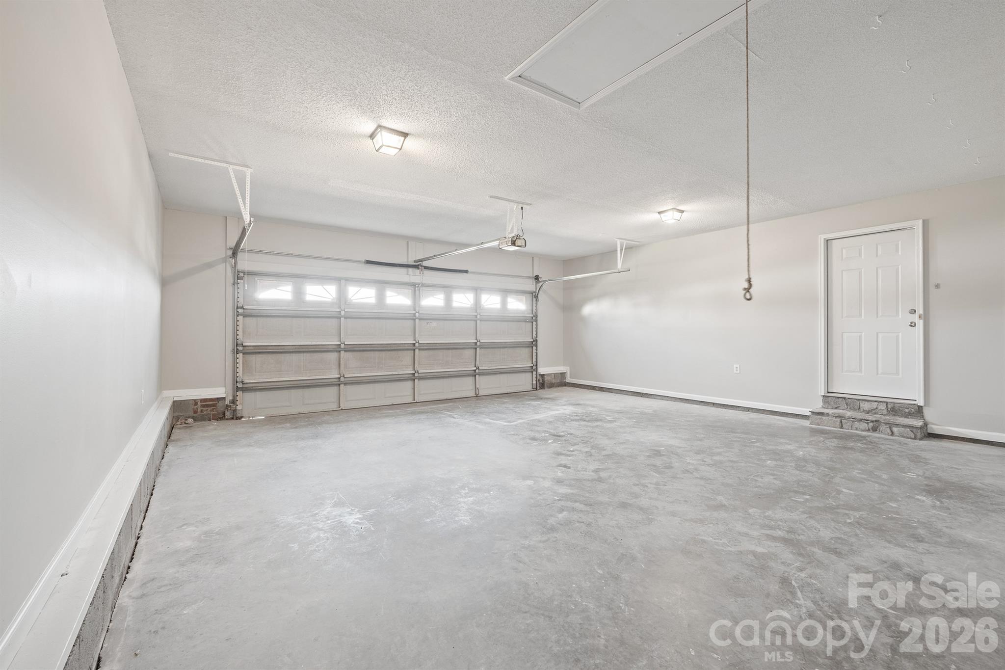 2 car garage - 1061 Isenhour Court, Maiden