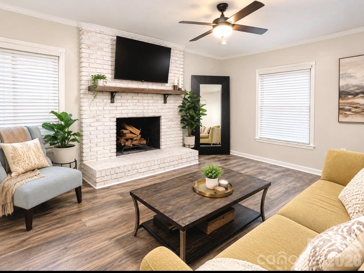 Single Family Residence at 7332 Cedarbrook Drive, Charlotte, photo 5 of 19