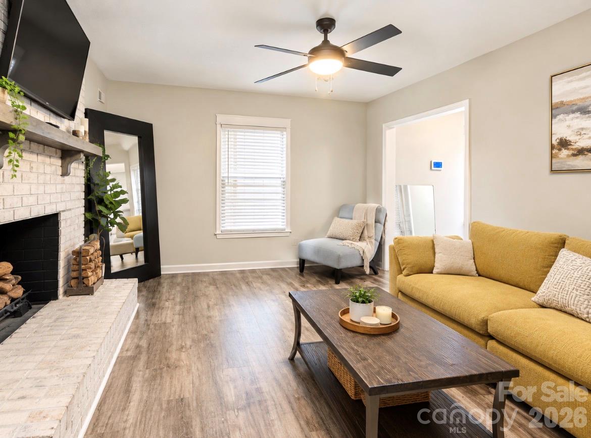 Single Family Residence at 7332 Cedarbrook Drive, Charlotte, photo 6 of 19