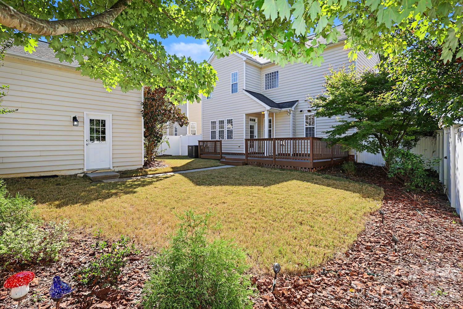 Single Family Residence at 10509 Serape Road, Charlotte, photo 37 of 41