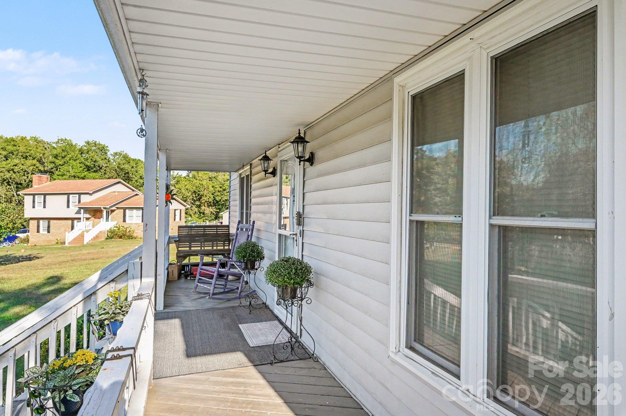 Single Family Residence at 2637 Old Plantation Drive SW, Concord, photo 4 of 24