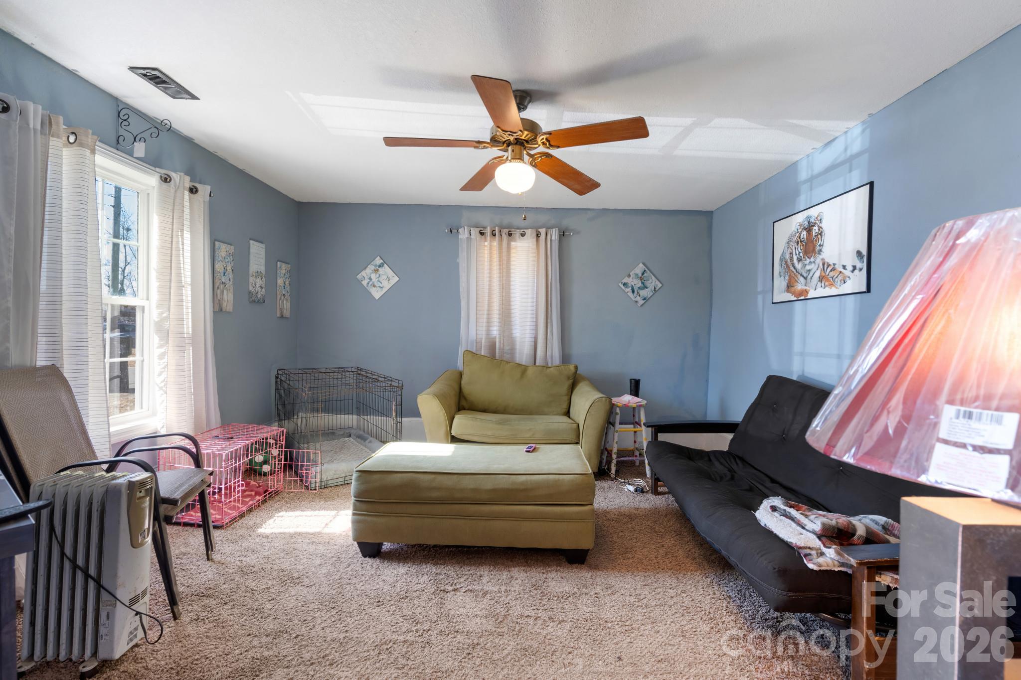 Single Family Residence at 1242 W Airline Avenue, Gastonia, photo 5 of 10
