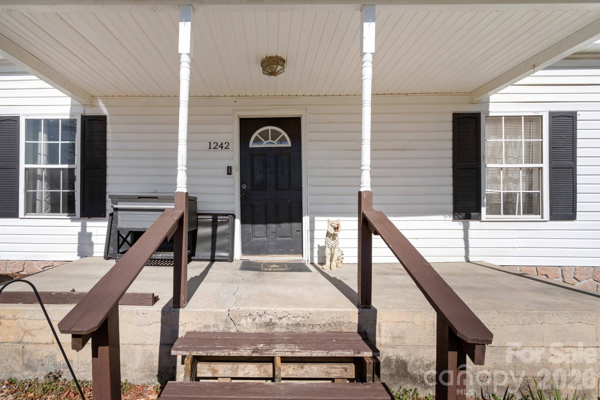 Single Family Residence at 1242 W Airline Avenue, Gastonia, photo 7 of 10