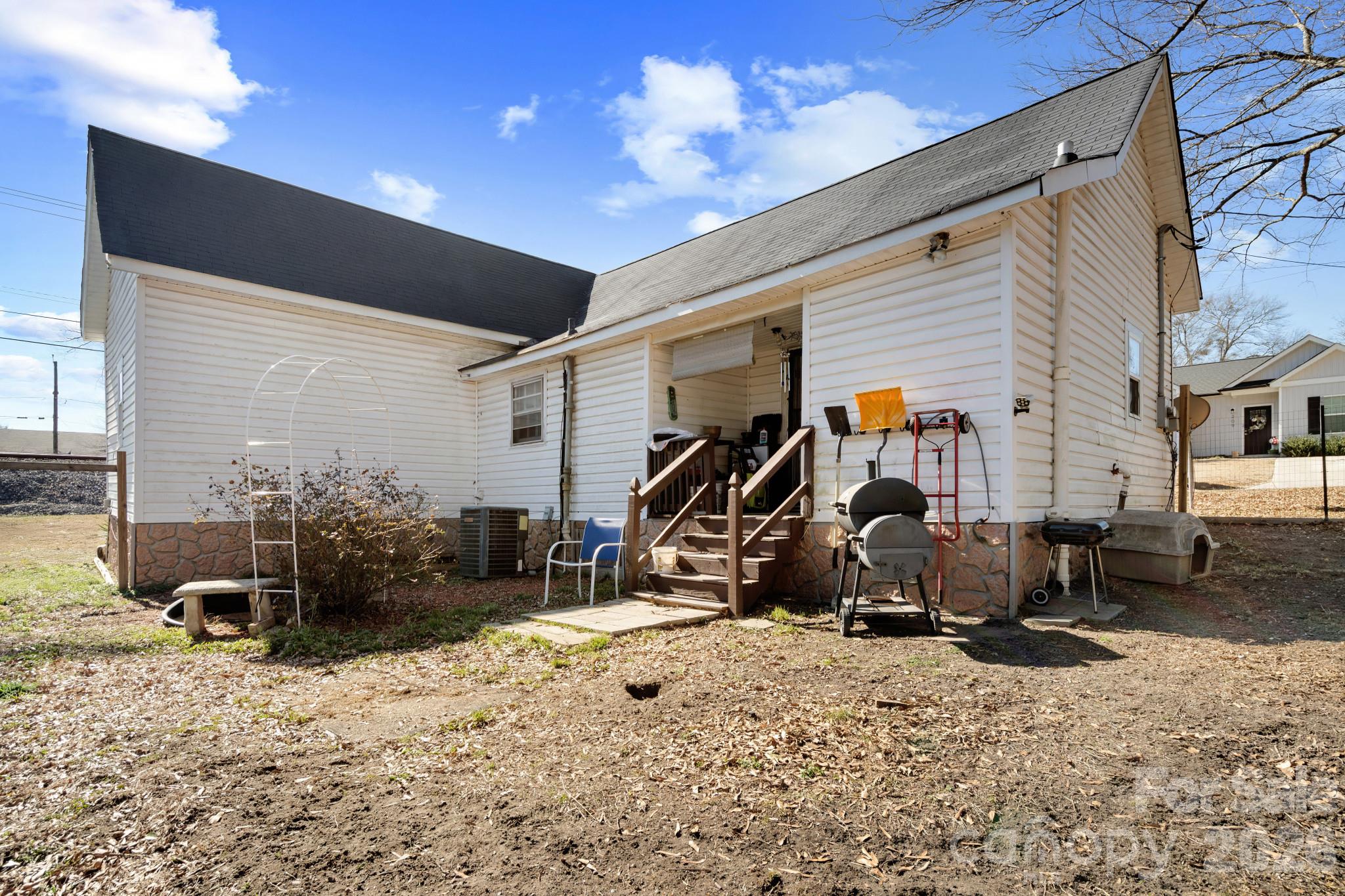 Single Family Residence at 1242 W Airline Avenue, Gastonia, photo 10 of 10