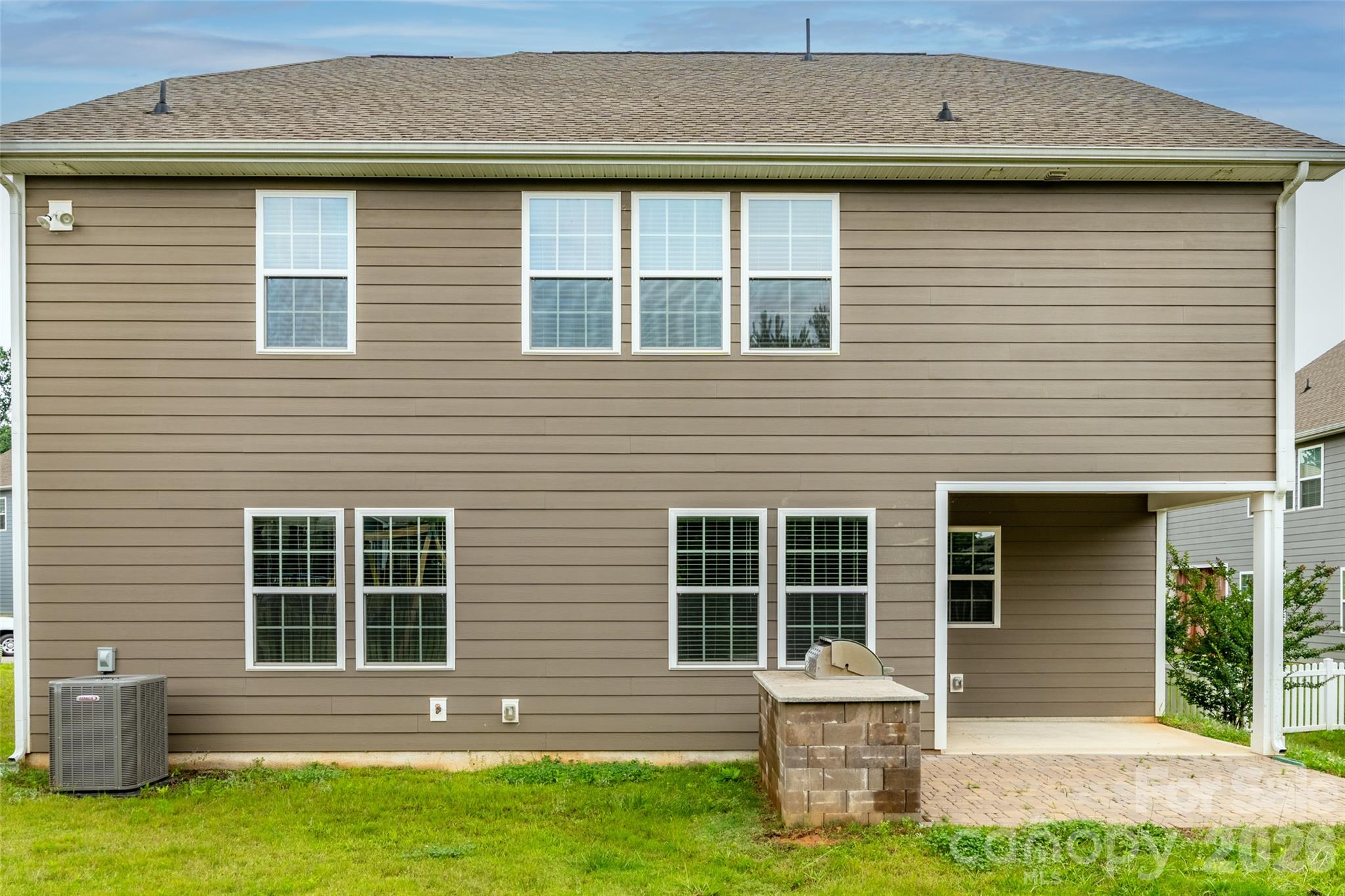 Covered Porch - 150 W Morehouse Avenue, Mooresville