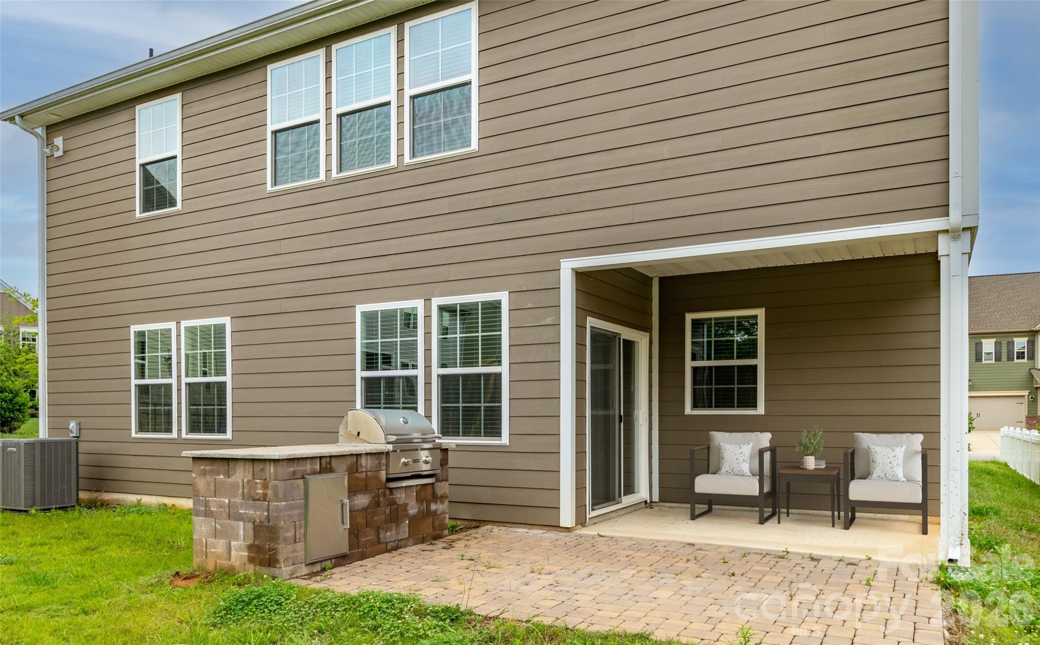 Stone Paver Patio And Built-In Grill - 150 W Morehouse Avenue, Mooresville