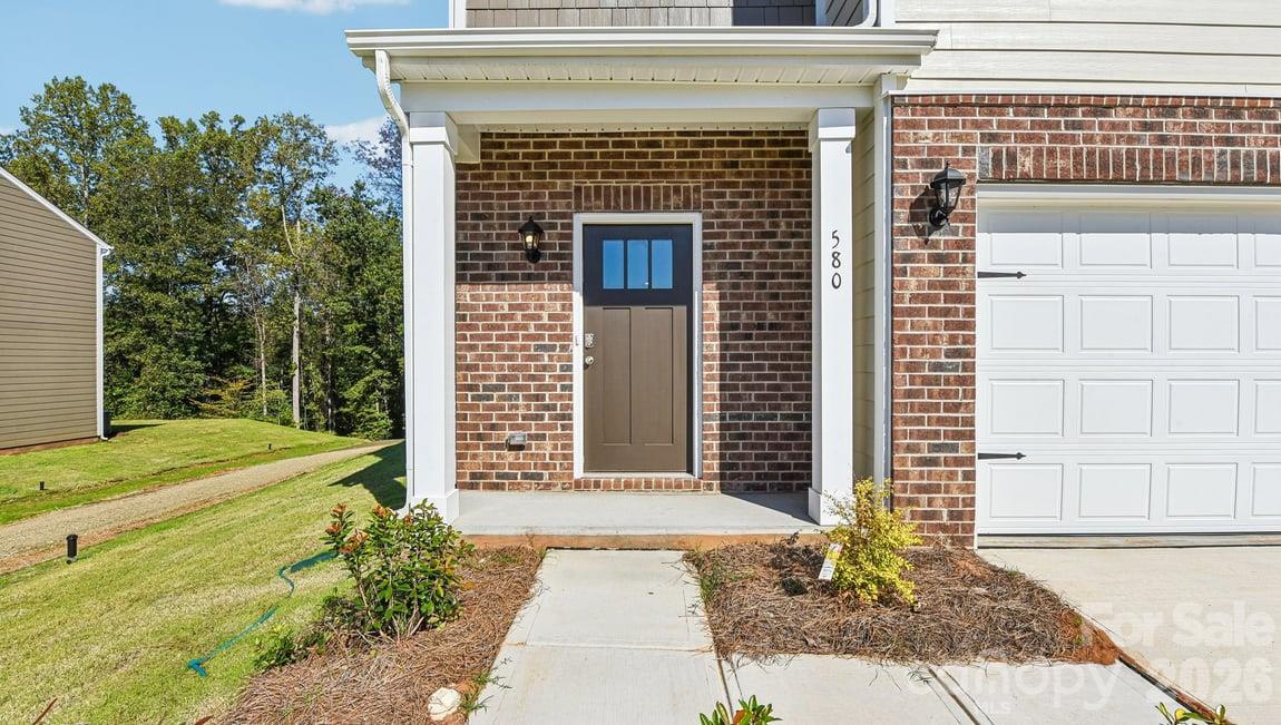 Single Family Residence at 580 Dazzle Loop, Newton, photo 8 of 63