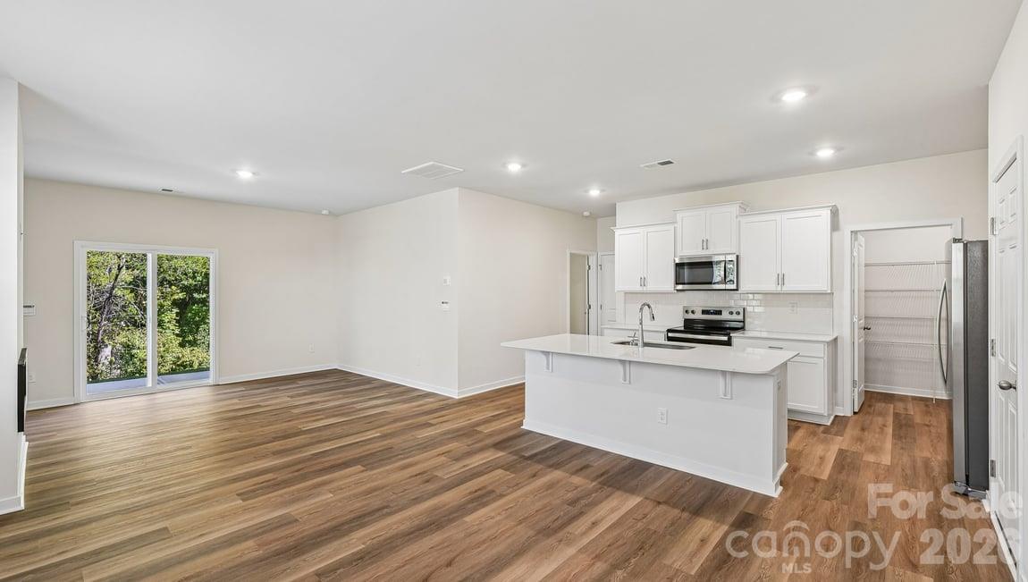 Single Family Residence at 580 Dazzle Loop, Newton, photo 18 of 63