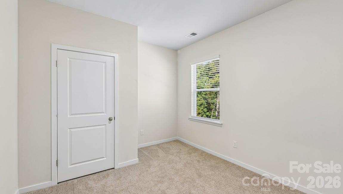 Single Family Residence at 580 Dazzle Loop, Newton, photo 28 of 63