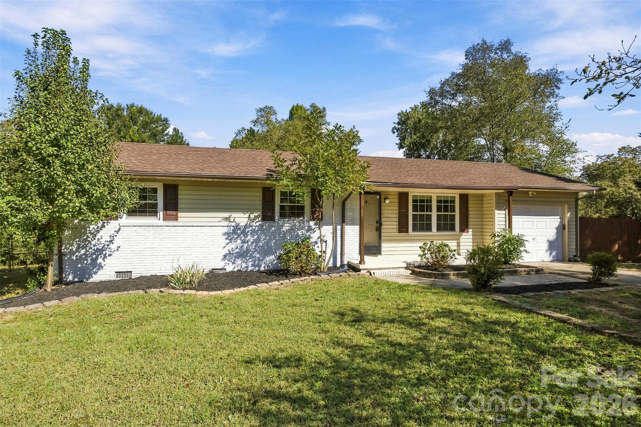 Single Family Residence at 125 Longfield Drive, Mooresville, photo 3 of 35