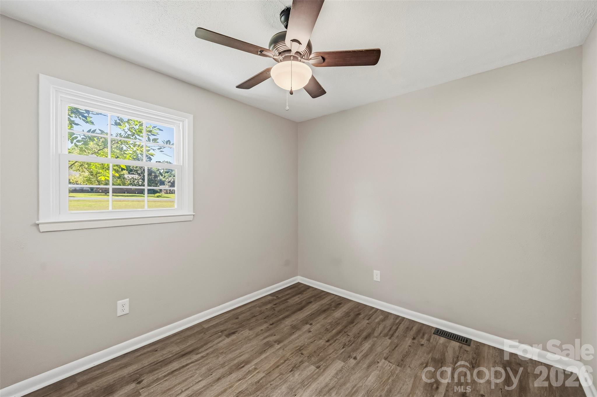 Single Family Residence at 125 Longfield Drive, Mooresville, photo 11 of 35