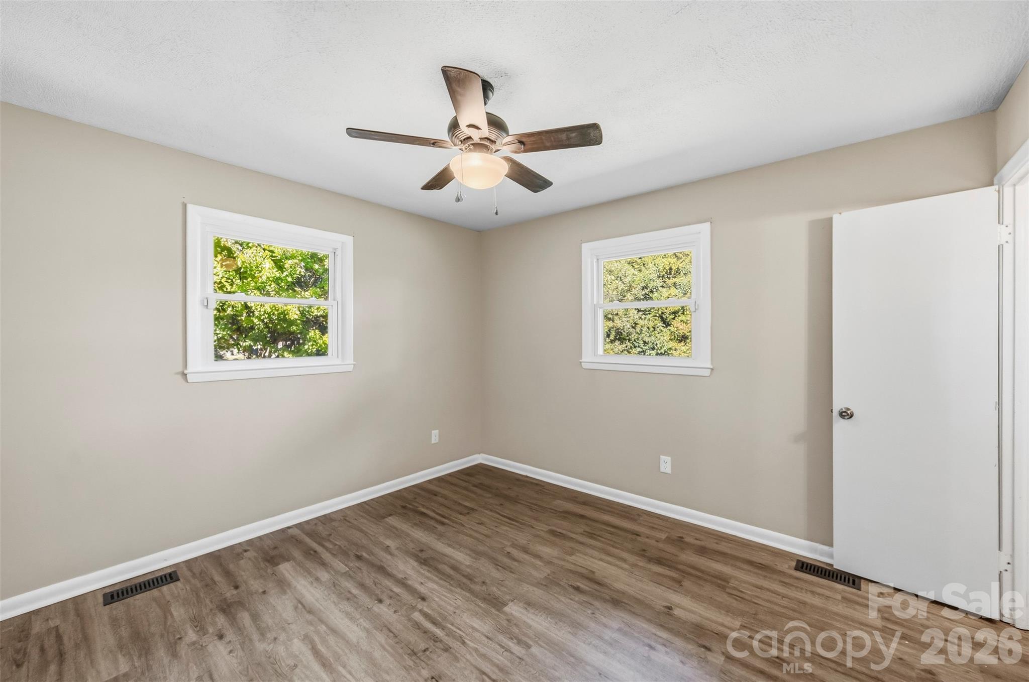 Single Family Residence at 125 Longfield Drive, Mooresville, photo 15 of 35