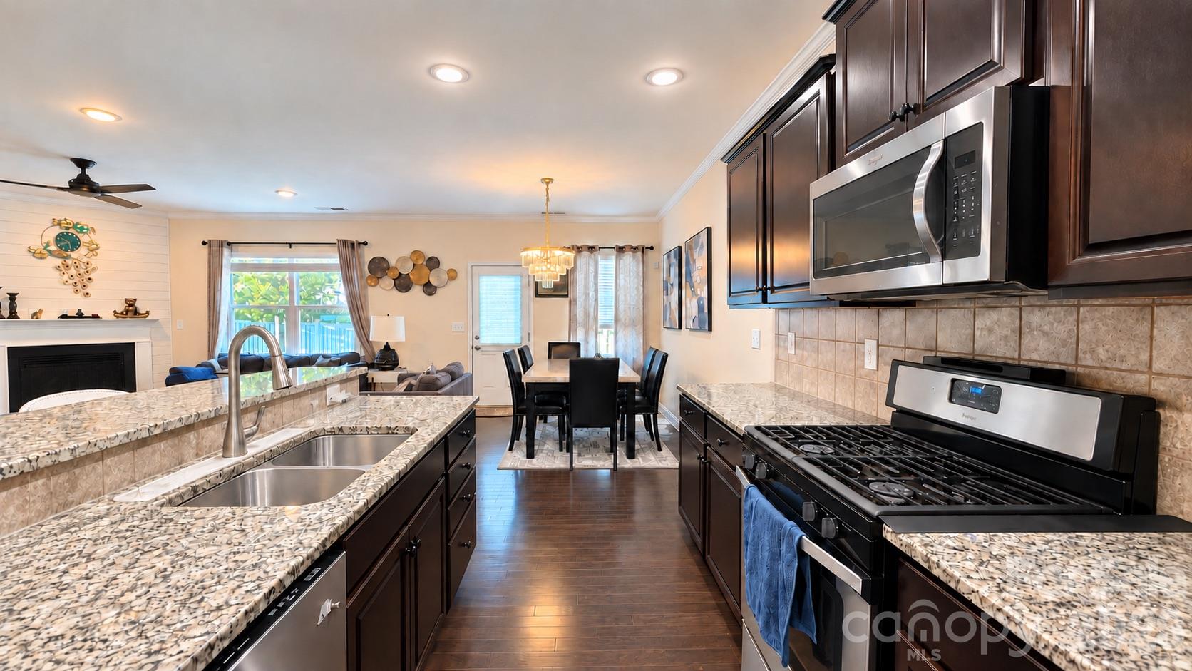 Single Family Residence at 239 Keating Place Drive, Fort Mill, photo 15 of 48