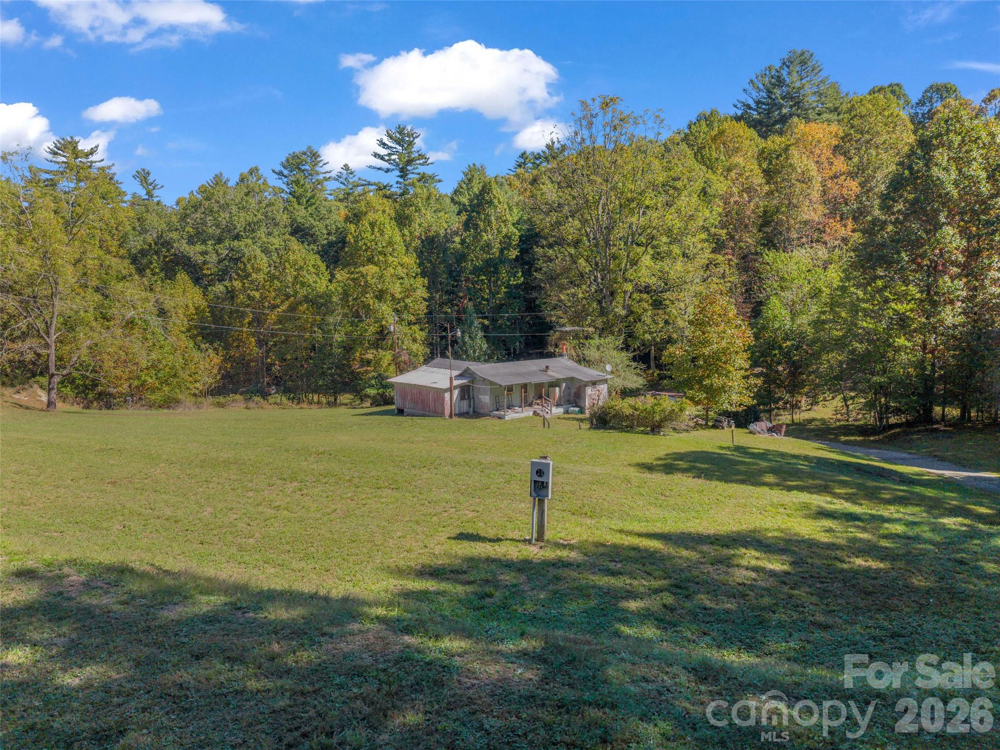 Single Family Residence at 468 Willow Springs Cove, Hendersonville, photo 2 of 43