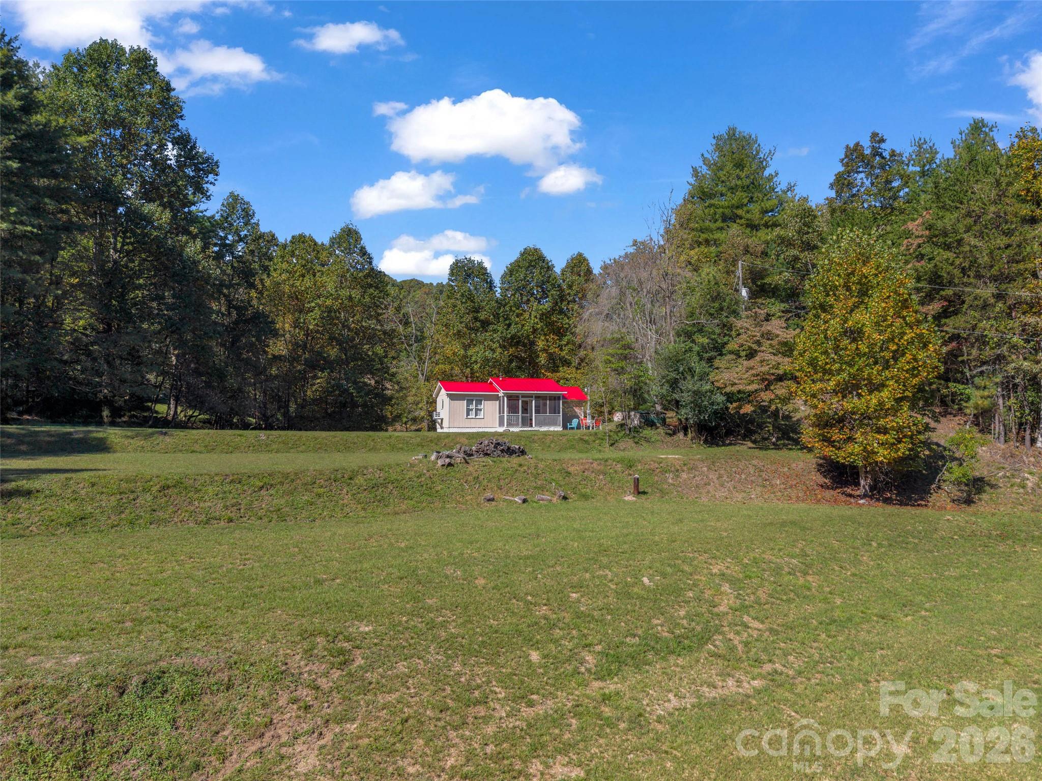 Single Family Residence at 468 Willow Springs Cove, Hendersonville, photo 4 of 43