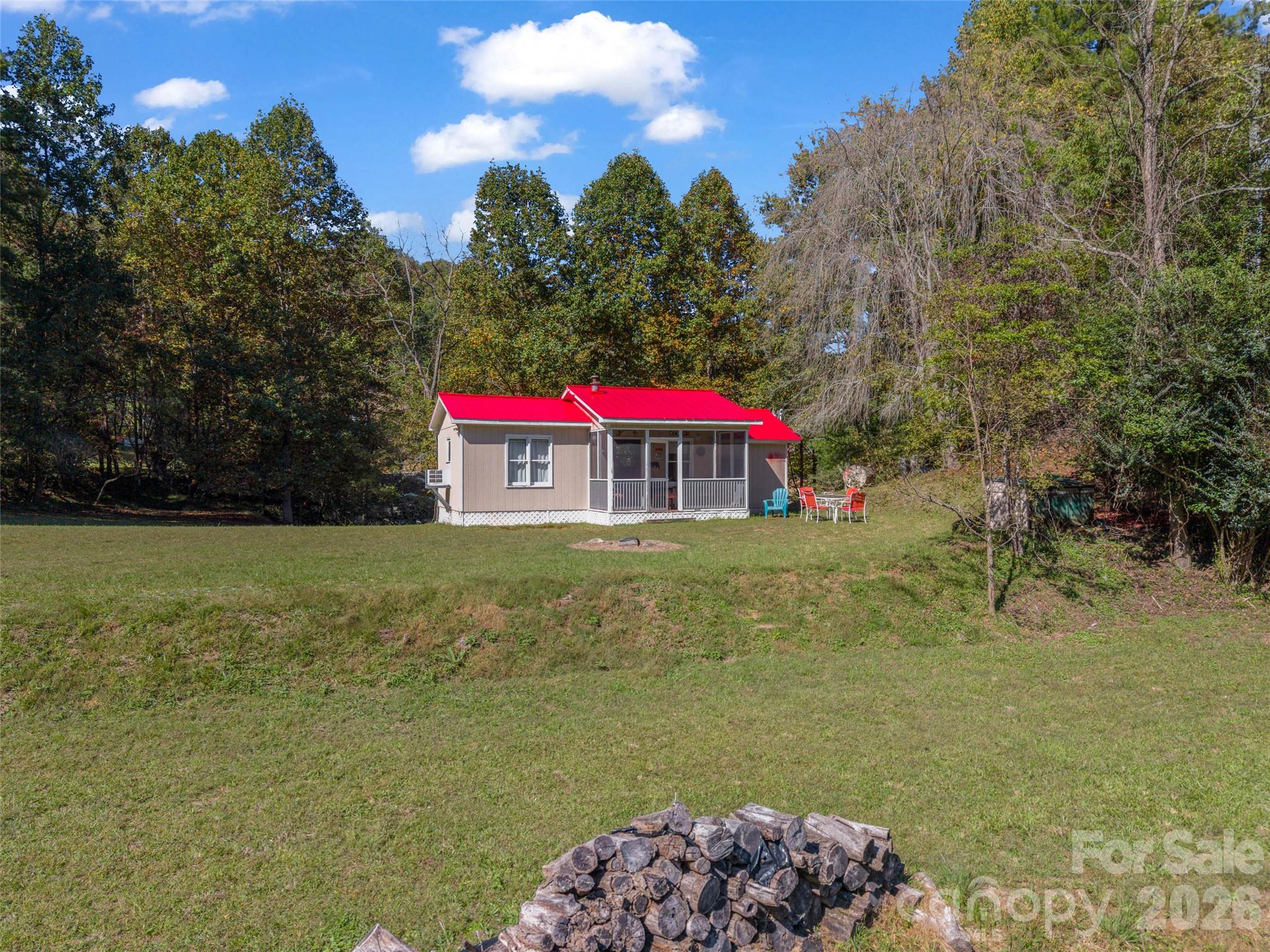 Single Family Residence at 468 Willow Springs Cove, Hendersonville, photo 6 of 43