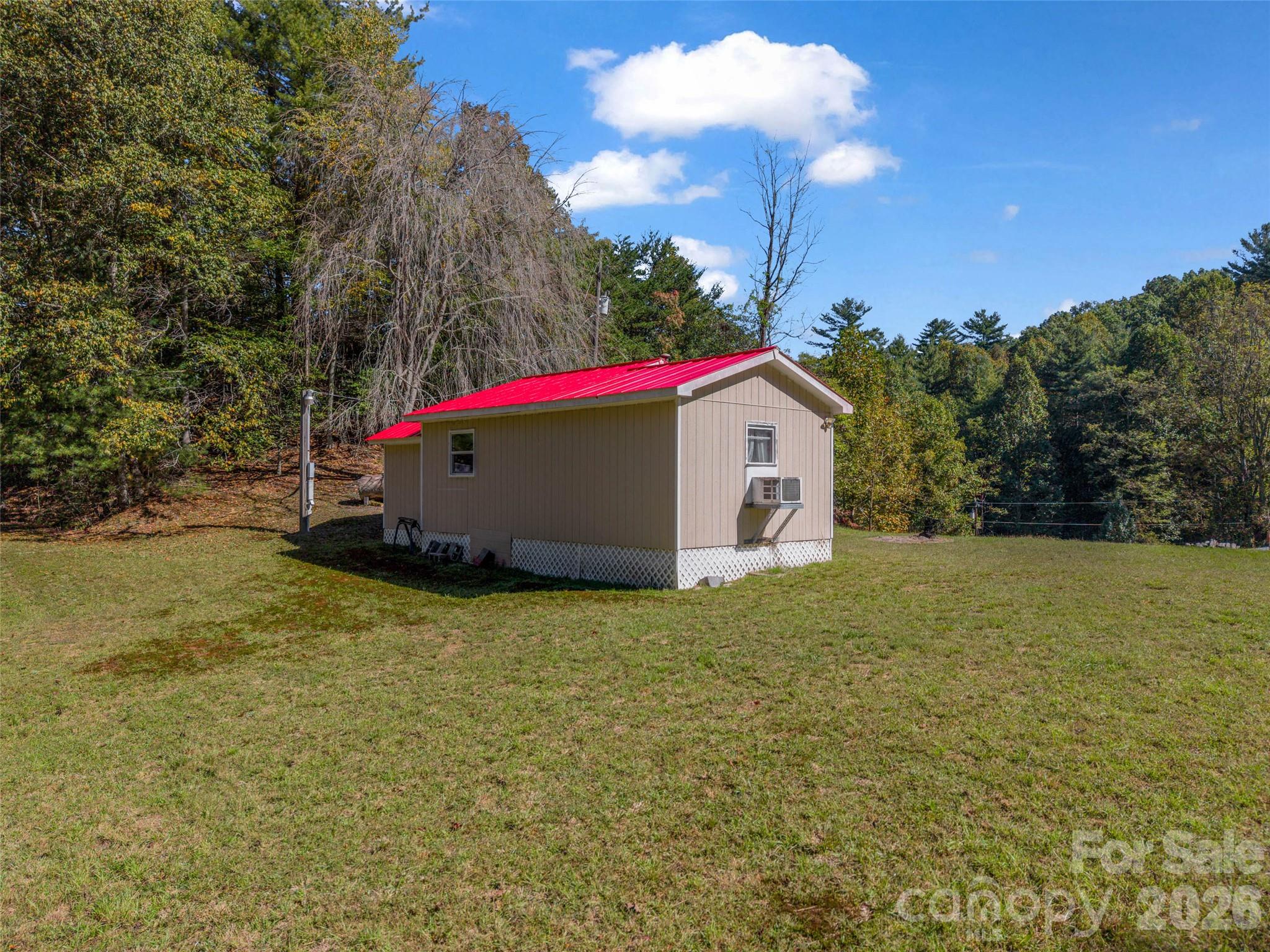 Single Family Residence at 468 Willow Springs Cove, Hendersonville, photo 8 of 43