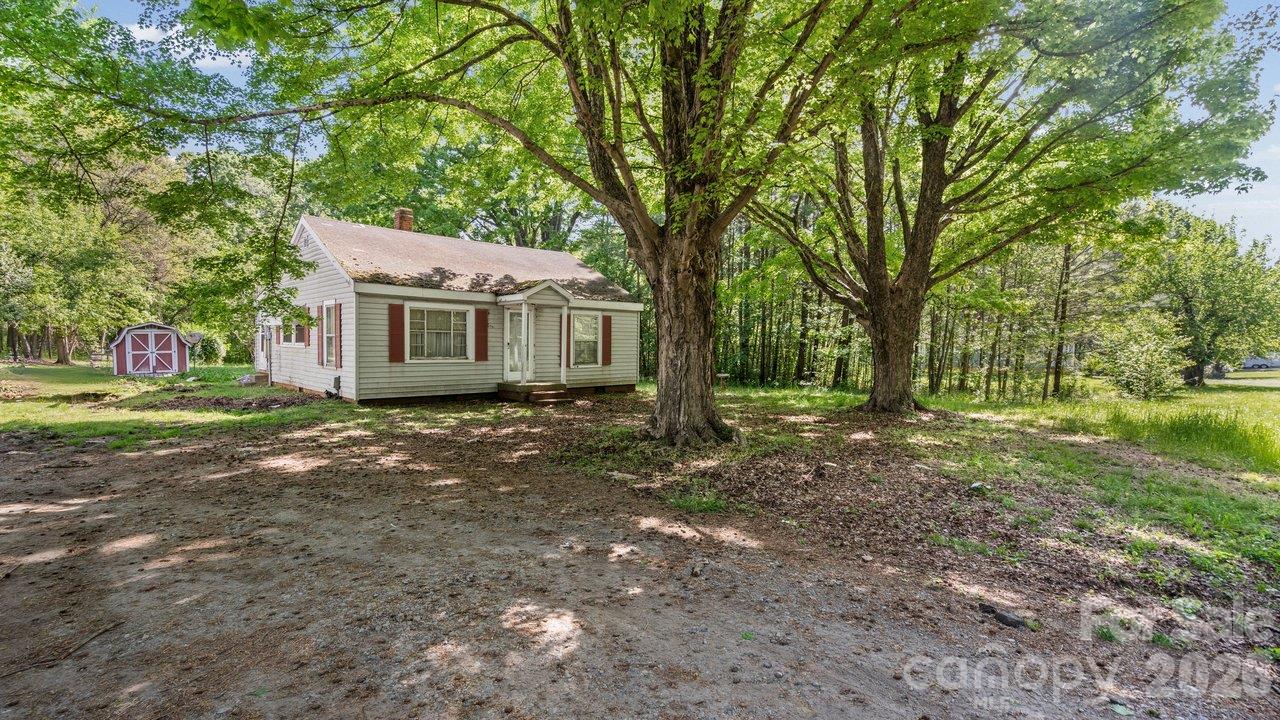 Single Family Residence at 515 E Torbush Drive, Salisbury, photo 4 of 38