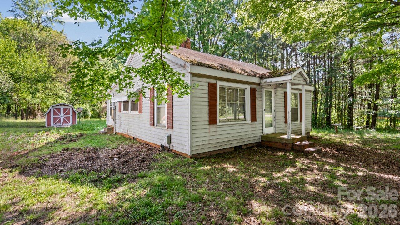 Single Family Residence at 515 E Torbush Drive, Salisbury, photo 5 of 38