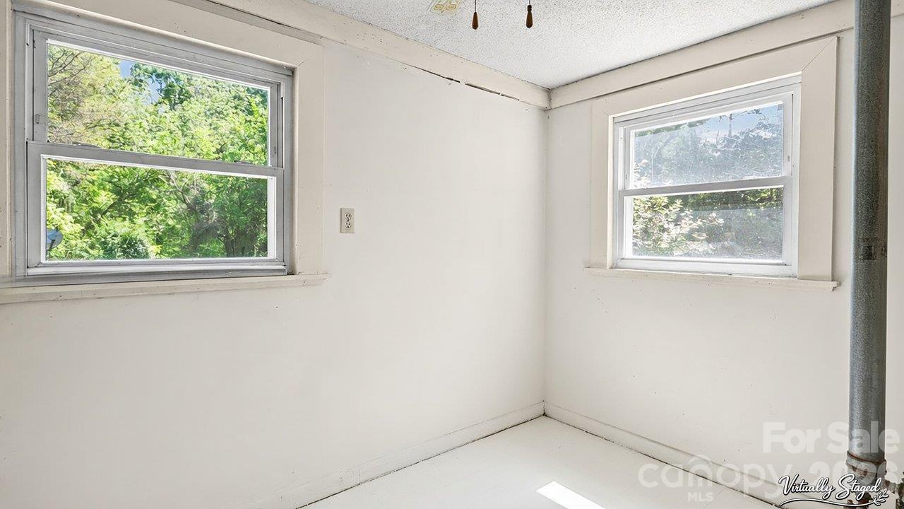 Mudroom/Laundry - 515 E Torbush Drive, Salisbury
