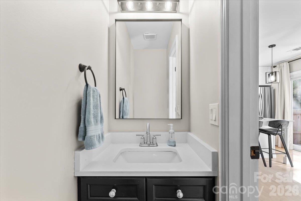Townhouse at 6073 Cougar Lane, Charlotte, photo 16 of 31