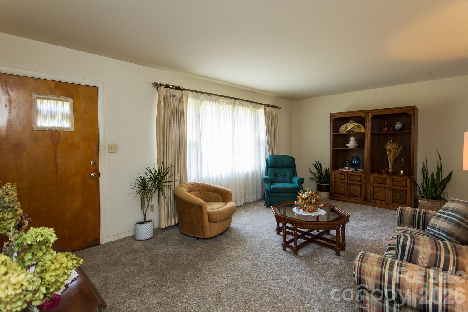 Single Family Residence at 8 Governors Court, Asheville, photo 5 of 24