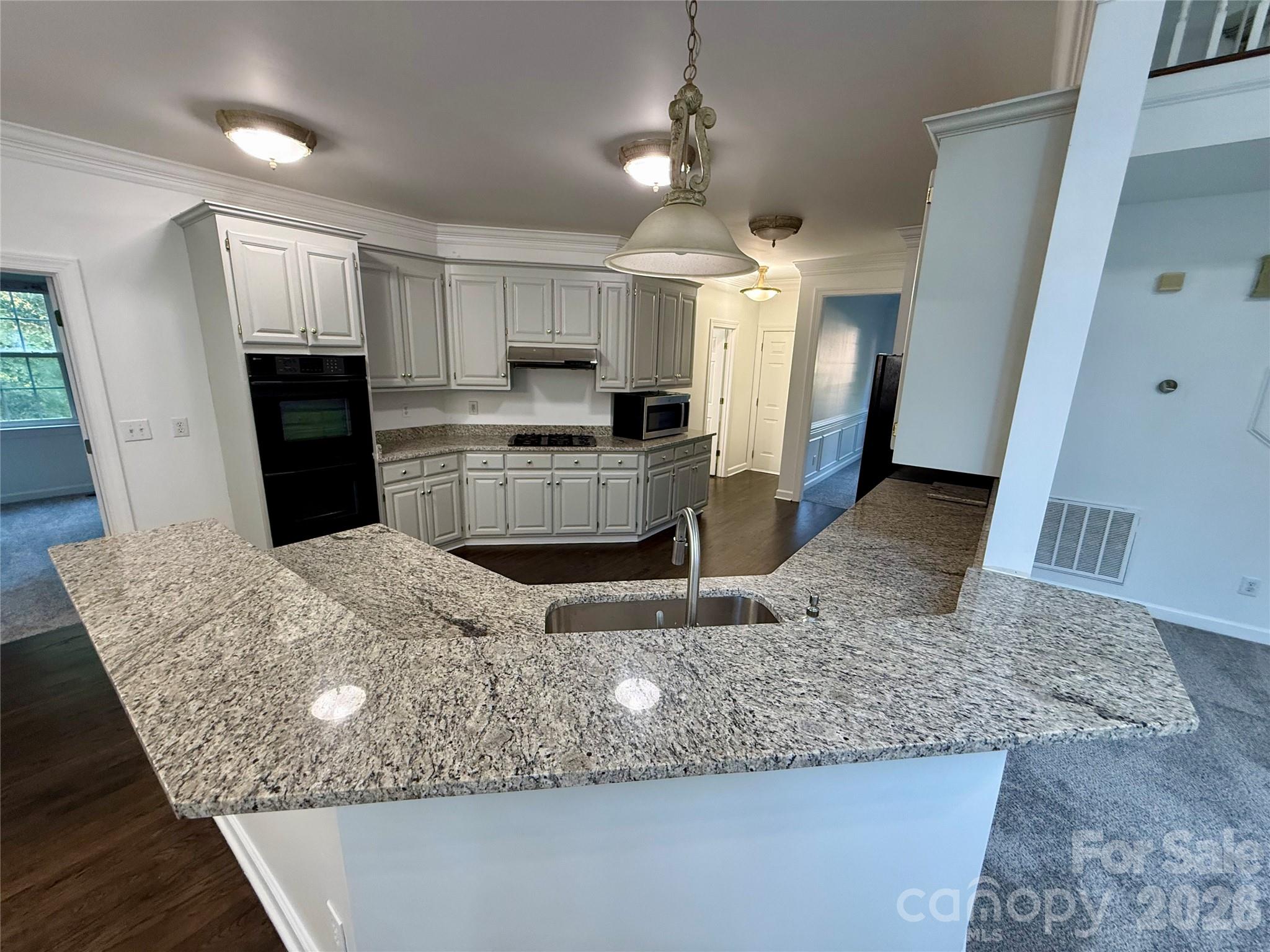 Kitchen Bar Top - 1503 Copperplate Road, Charlotte
