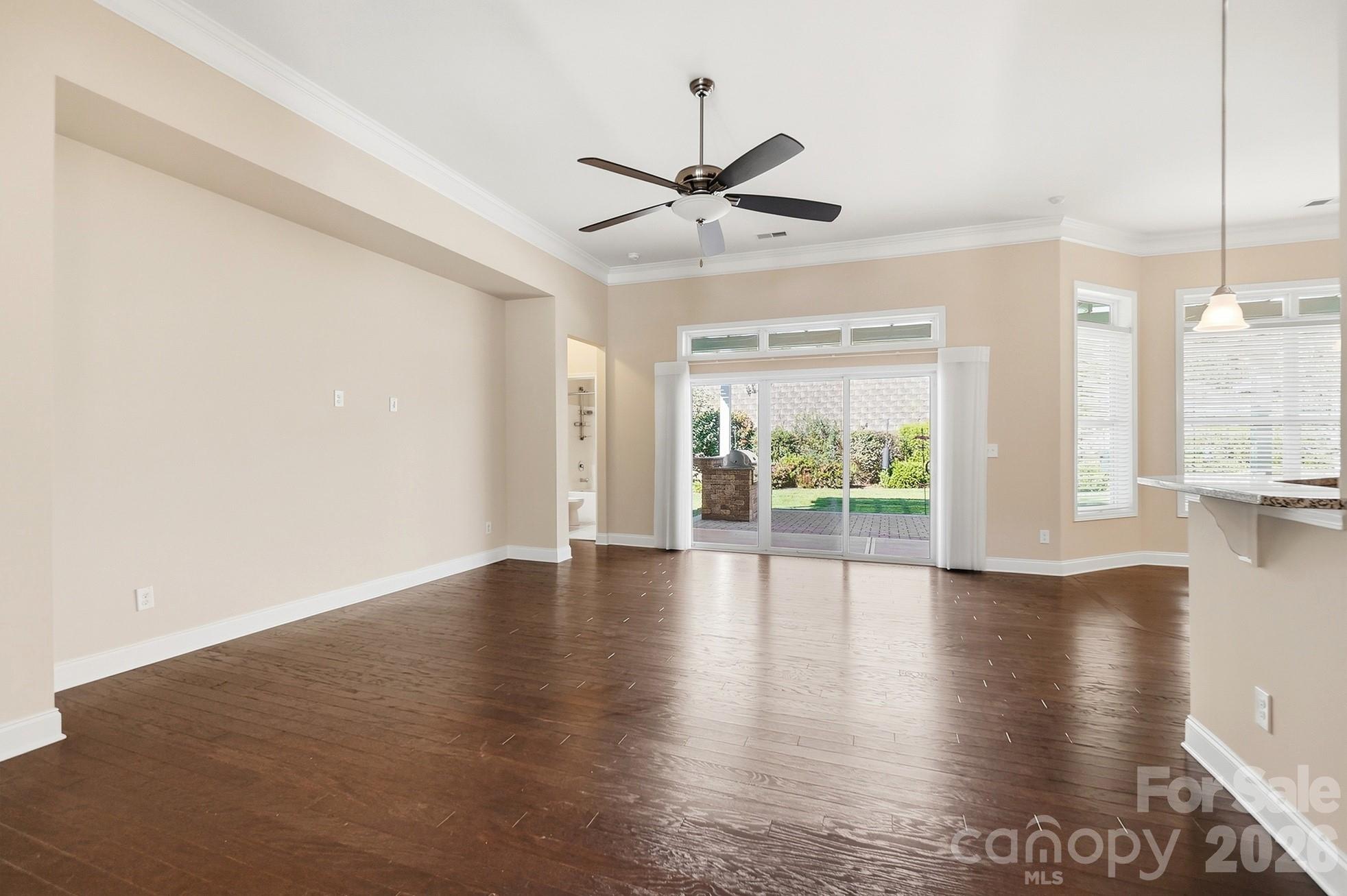 Single Family Residence at 9106 Longvale Lane, Charlotte, photo 3 of 43