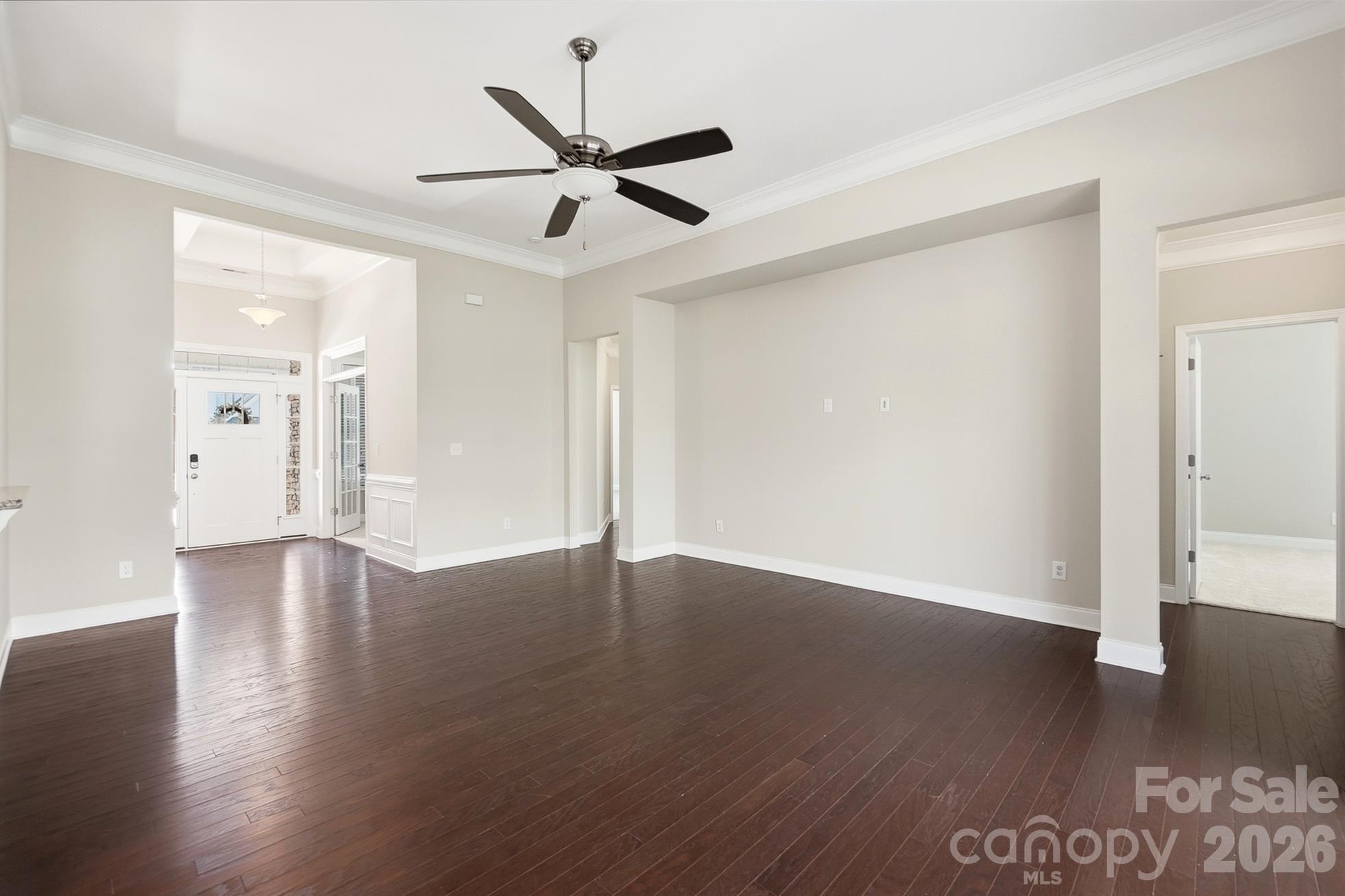 Single Family Residence at 9106 Longvale Lane, Charlotte, photo 6 of 43