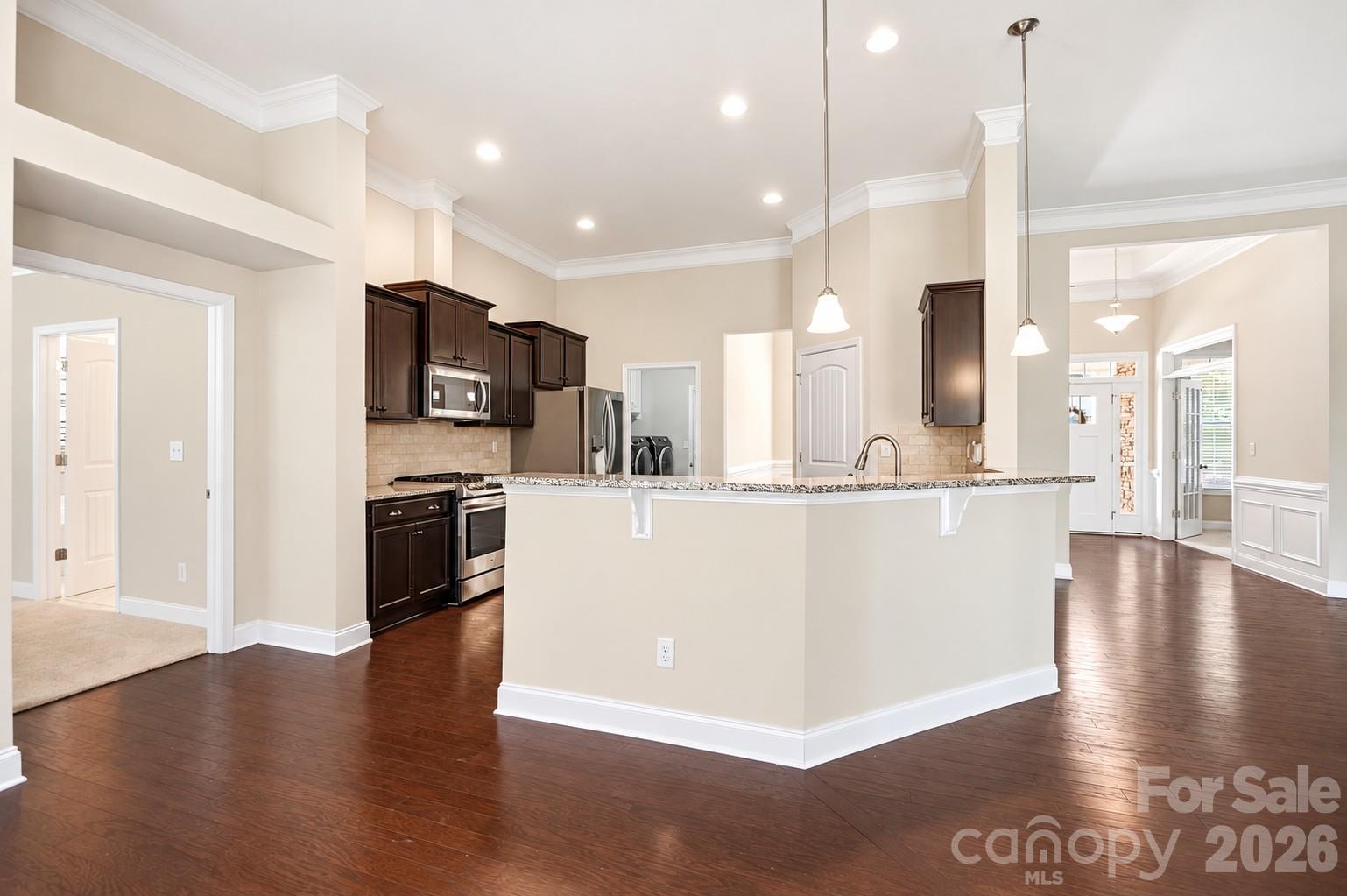Single Family Residence at 9106 Longvale Lane, Charlotte, photo 8 of 43