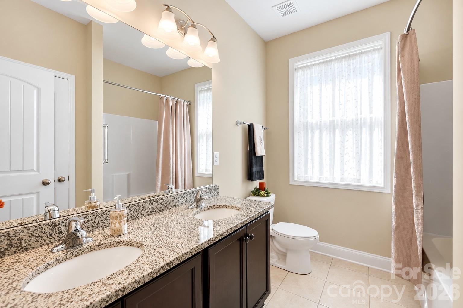 Single Family Residence at 9106 Longvale Lane, Charlotte, photo 29 of 43