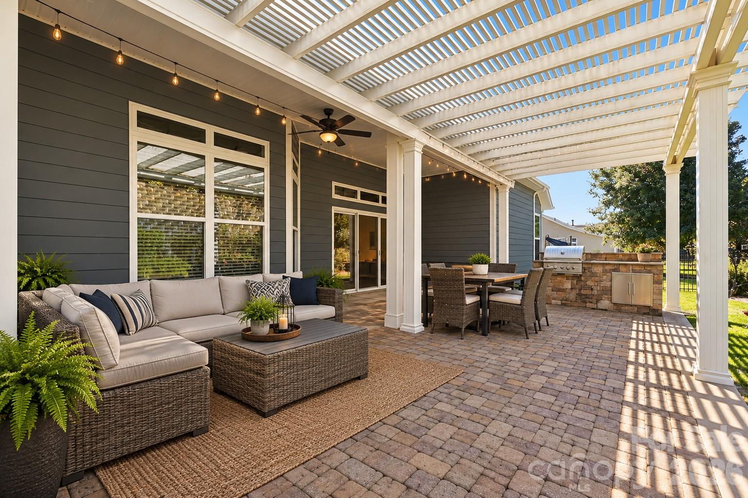 Virtually staged - 9106 Longvale Lane, Charlotte