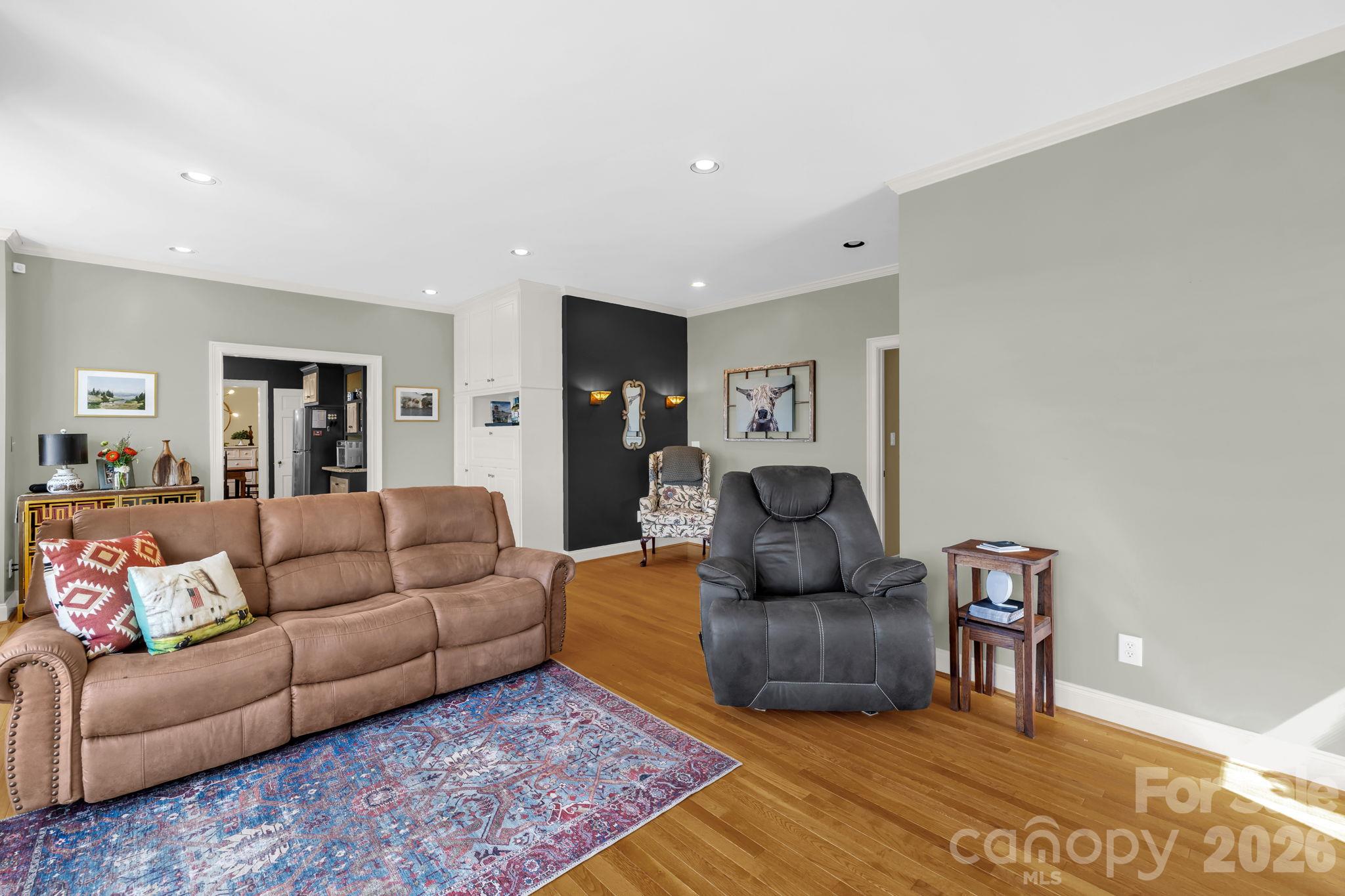Single Family Residence at 651 Highland Drive, Eden, photo 17 of 42
