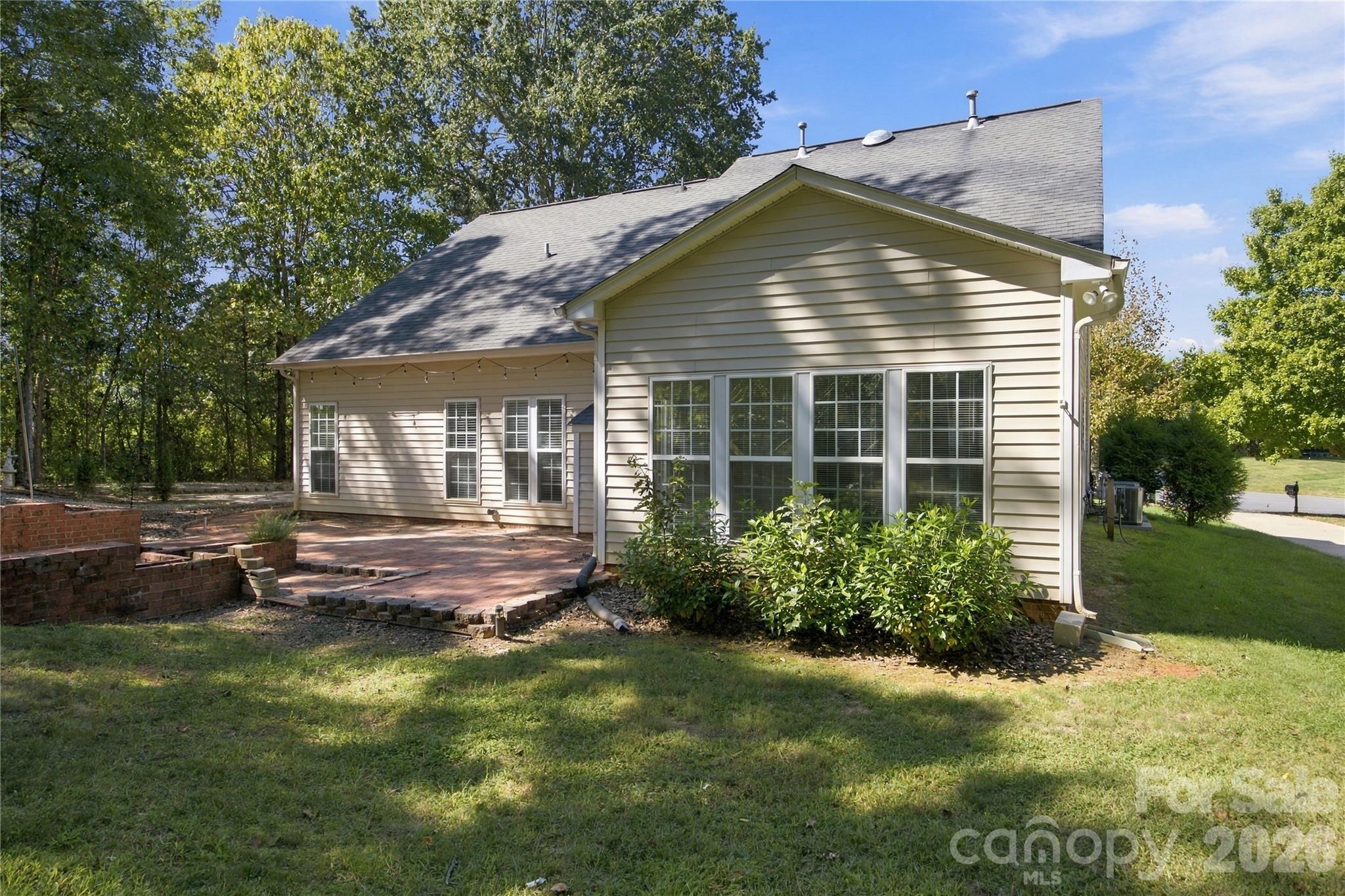 Single Family Residence at 195 Huntly Lane, Mooresville, photo 14 of 36
