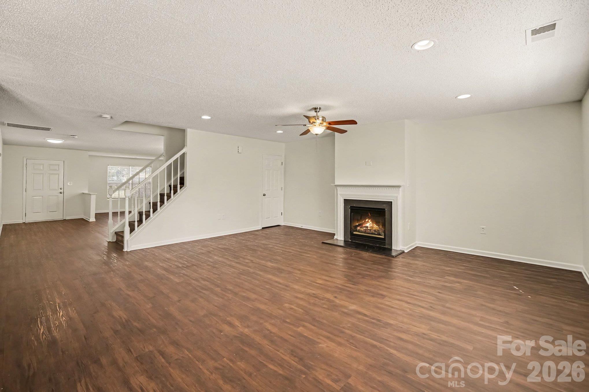 Single Family Residence at 2410 Highland Park Drive, Charlotte, photo 2 of 25