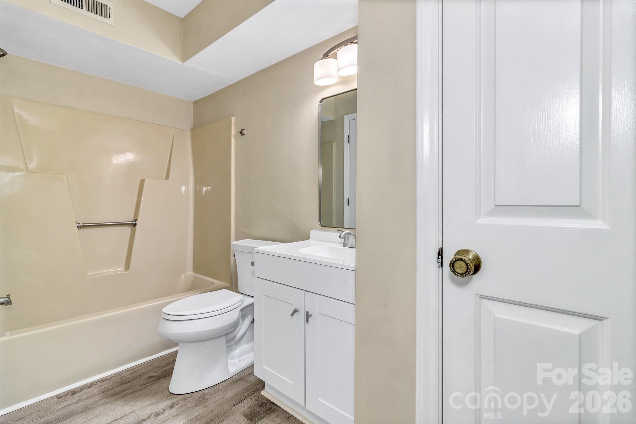 Condominium at 110 Heywood Road, Arden, photo 14 of 42