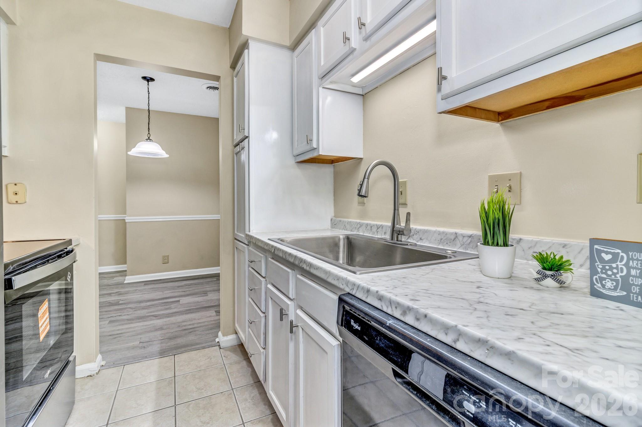 Condominium at 110 Heywood Road, Arden, photo 17 of 42