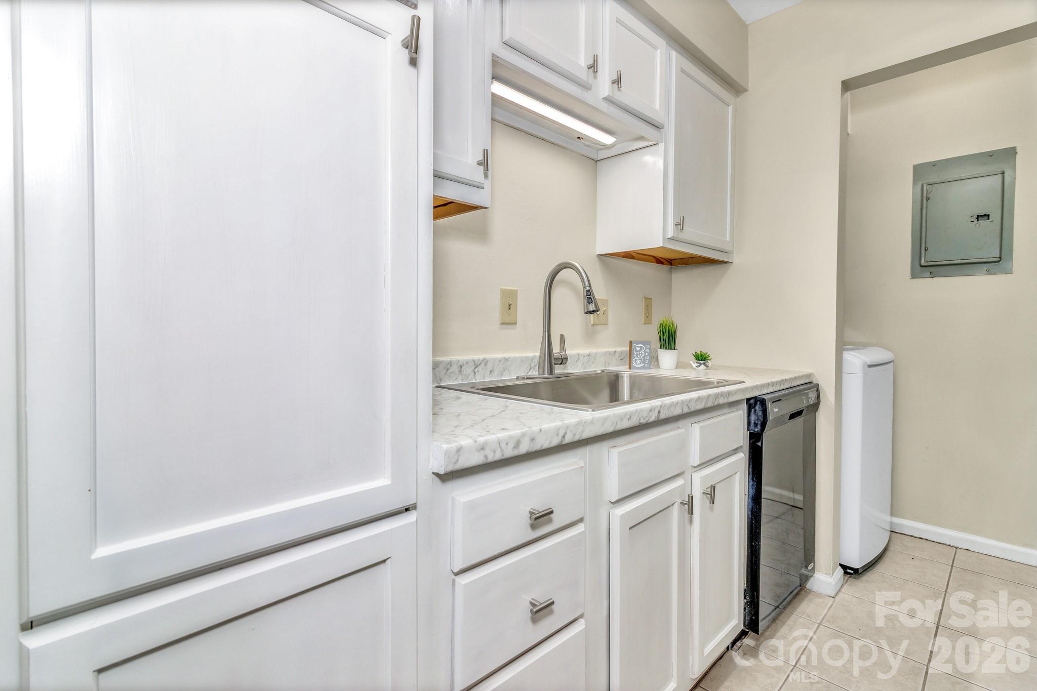 Condominium at 110 Heywood Road, Arden, photo 23 of 42