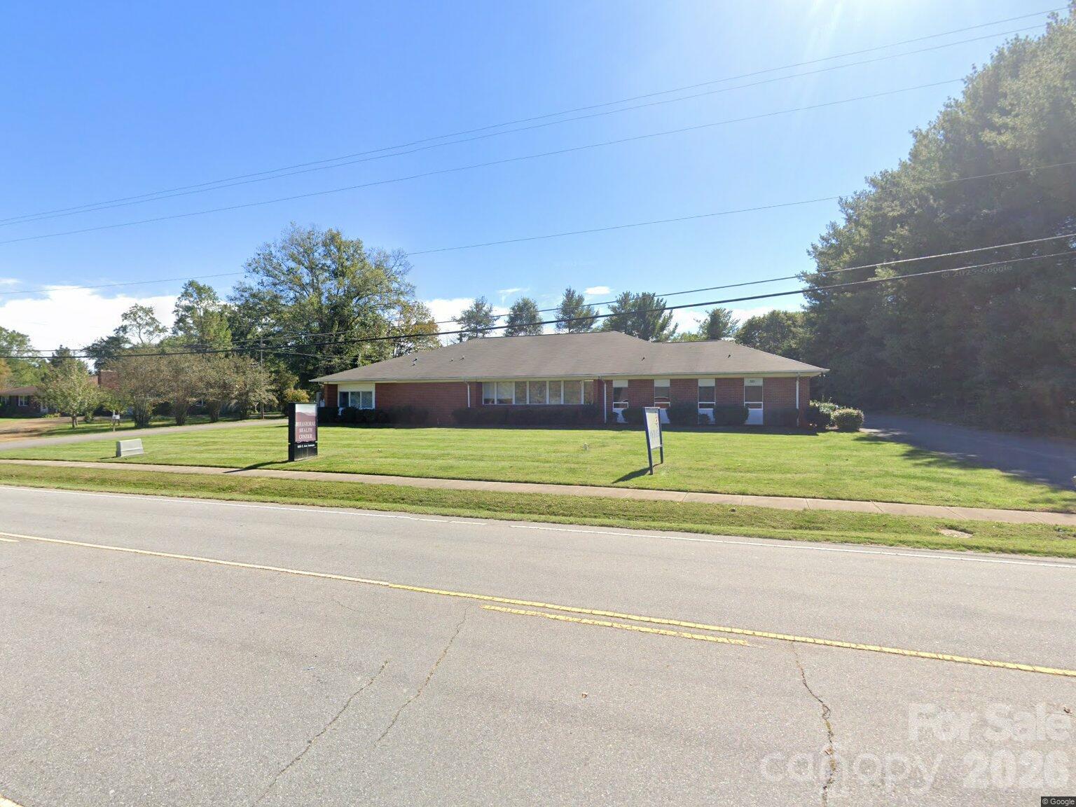 Medical at 320 E Lee Avenue, Yadkinville, photo 2 of 42