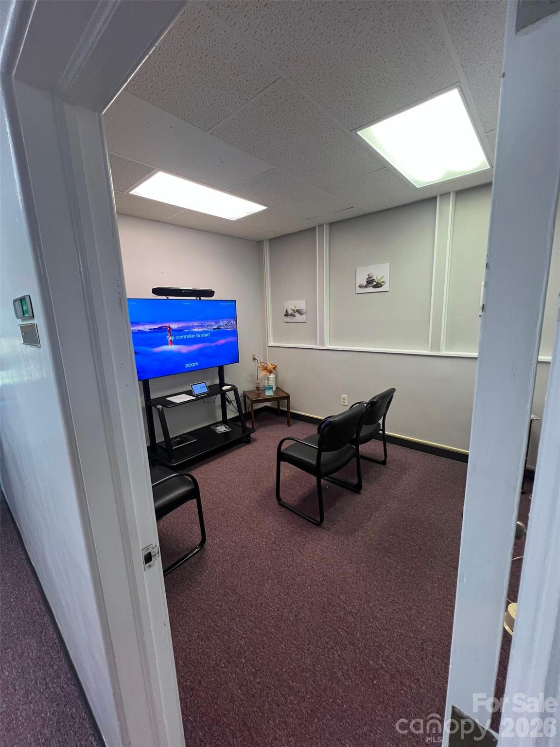 Medical at 320 E Lee Avenue, Yadkinville, photo 8 of 42