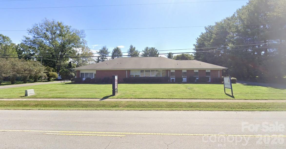Medical at 320 E Lee Avenue, Yadkinville, photo 26 of 42