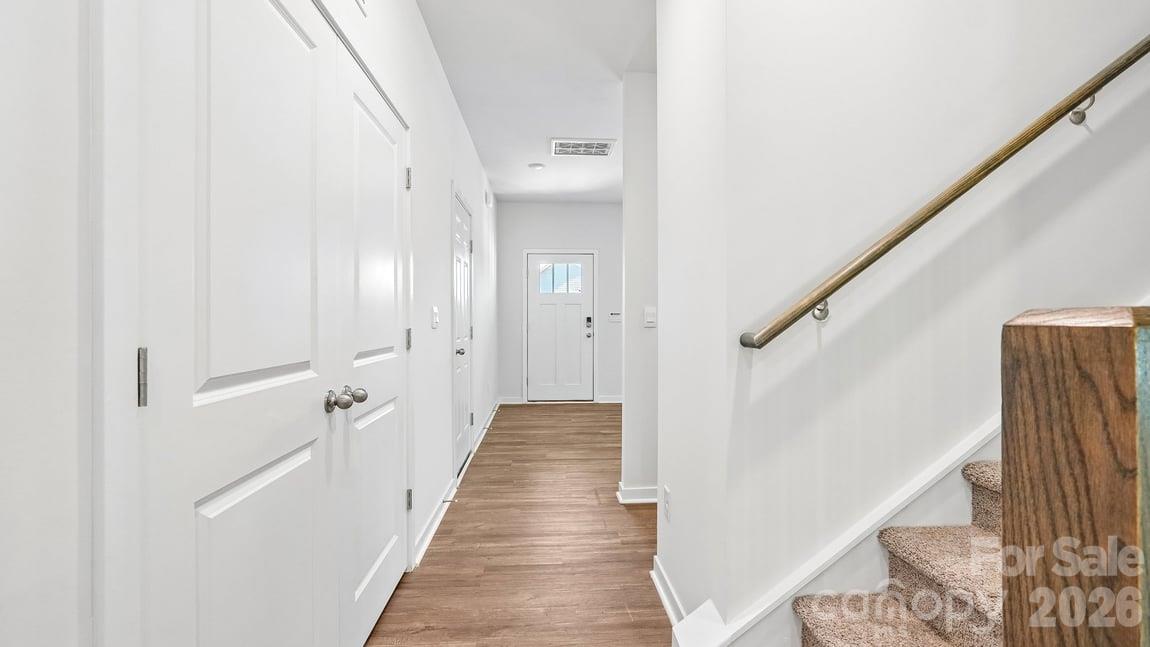 Single Family Residence at 552 Dazzle Loop, Newton, photo 10 of 64