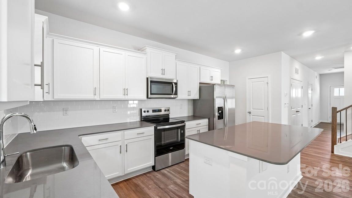 Single Family Residence at 552 Dazzle Loop, Newton, photo 18 of 64