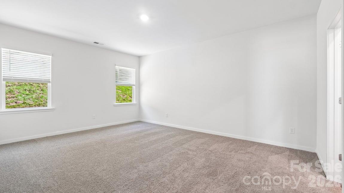 Single Family Residence at 552 Dazzle Loop, Newton, photo 26 of 64
